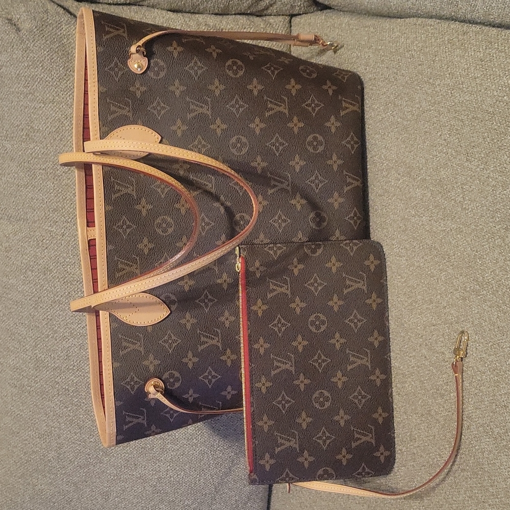 Louis Vuitton Neverfull Tote